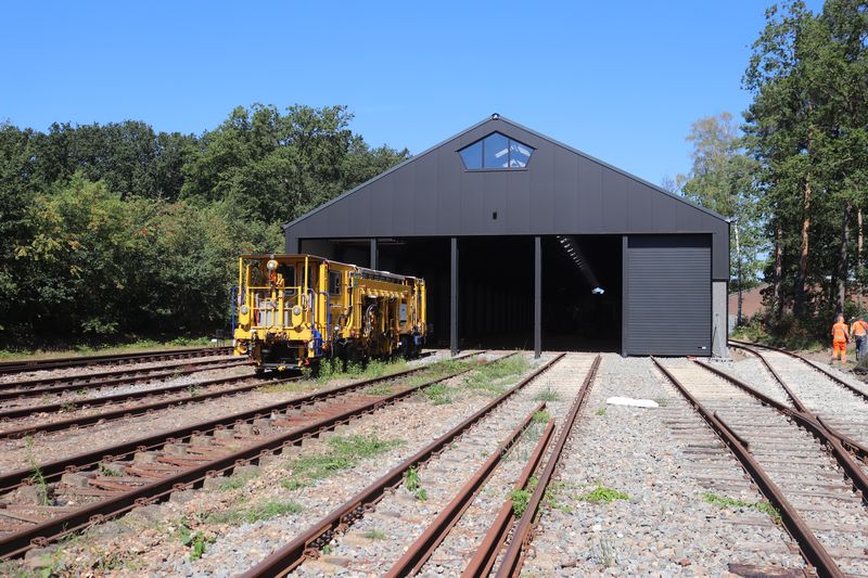 BAM Stopmachine met het fabrieksnummer 1214 en het UIC-nummer 99 84 942 8 702-7.